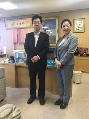 新理事長と記念撮影