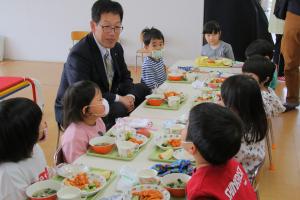 会食の様子２