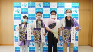 リンドウ花卉生産部会来庁の写真