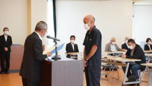 津賀・円城・新山財産区議会議員一般選挙当選証書付与式　写真
