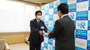 晴れの国岡山交通安全物品贈呈式